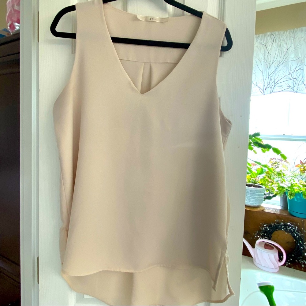 Gibson v neck sleeveless blouse